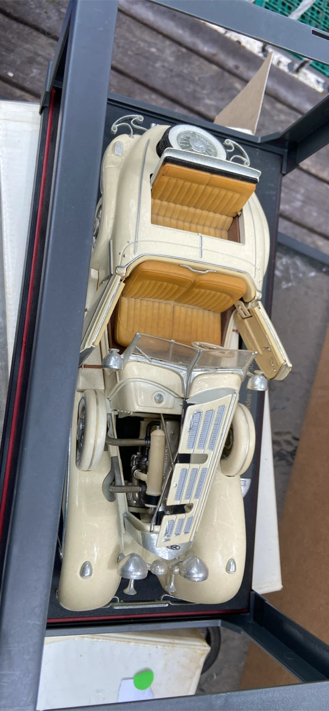 Maisto Mercedes-Benz 500 K Typ Specialroadster Model Car - photo 2