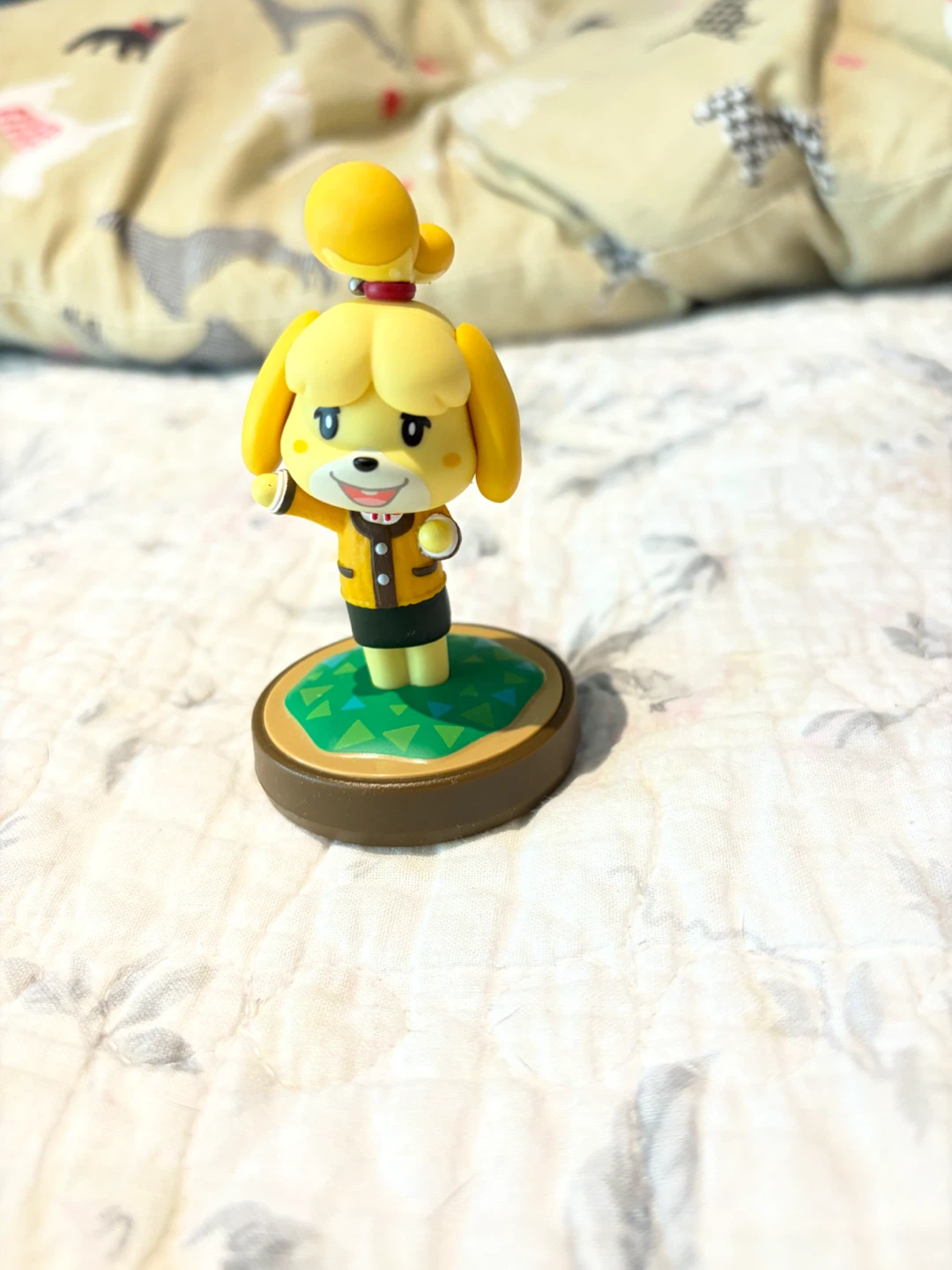 Animal Crossing Isabelle Amiibo Figure