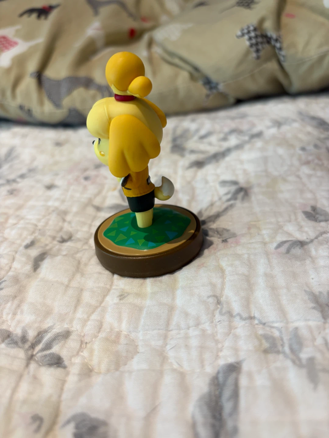 Animal Crossing Isabelle Amiibo Figure - photo 2