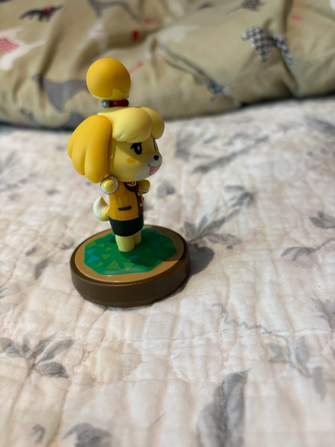 Animal Crossing Isabelle Amiibo Figure - photo 3