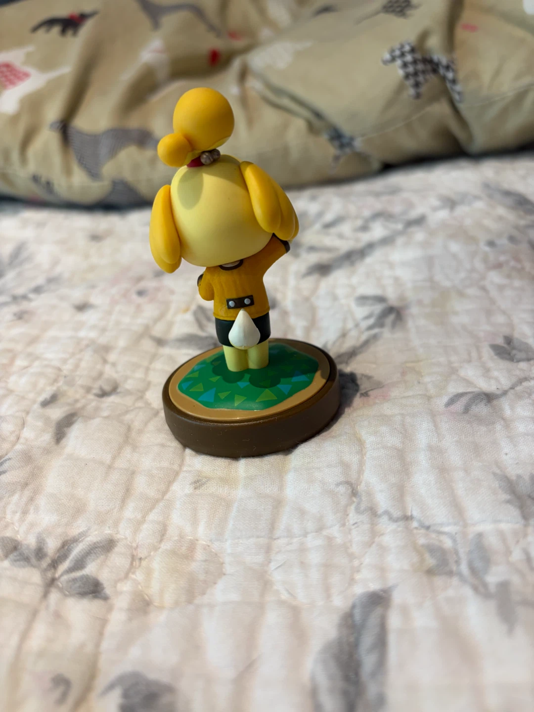 Animal Crossing Isabelle Amiibo Figure - photo 4