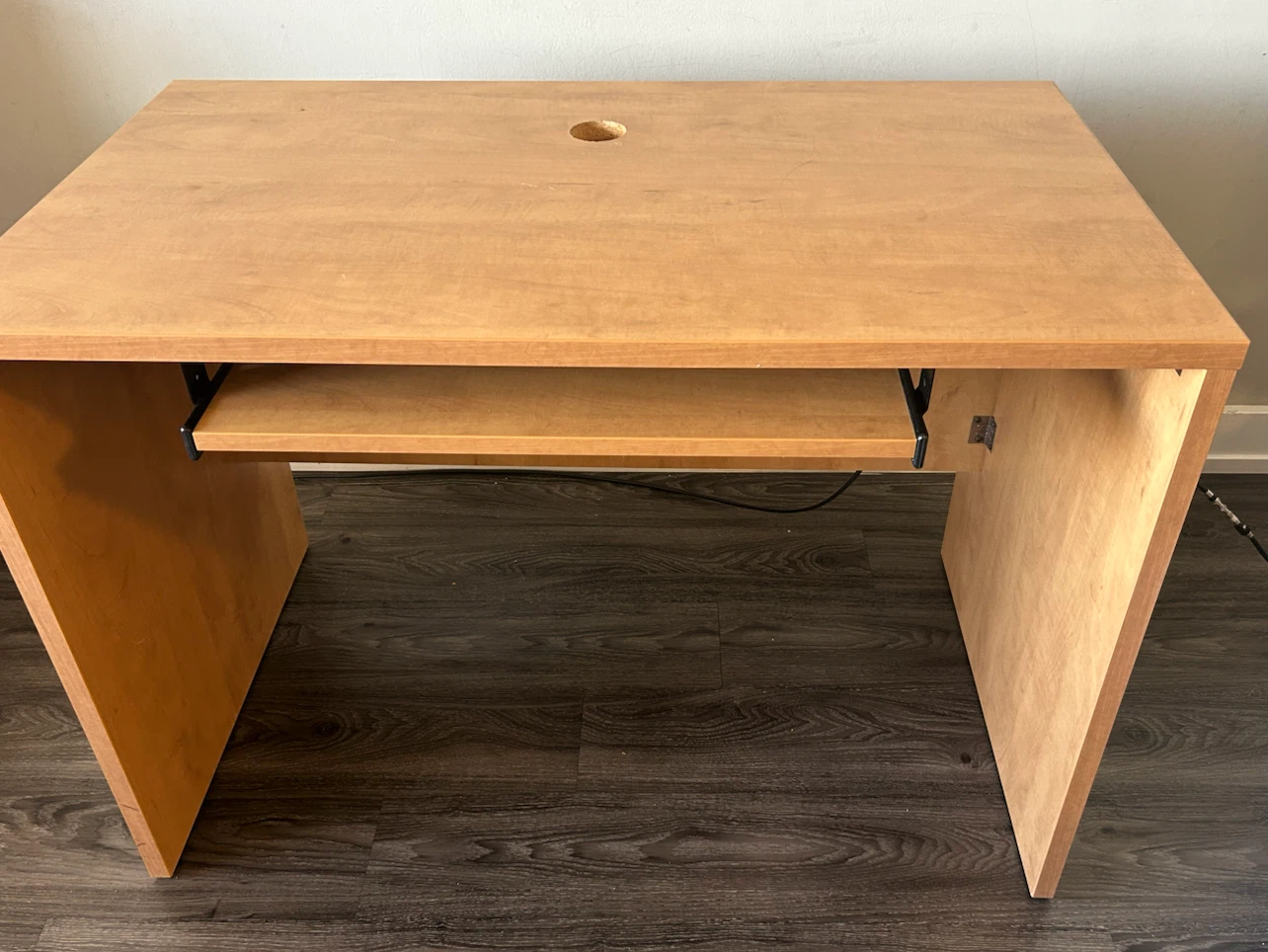 Maple Veneer Computer Desk with Pull-Out Keyboard Tray