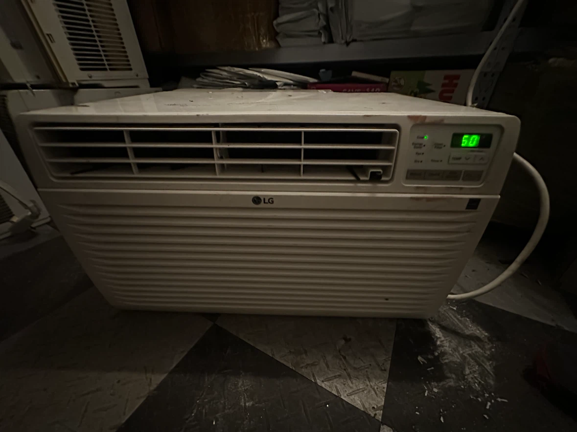 LG wall Air Conditioner 12000btu