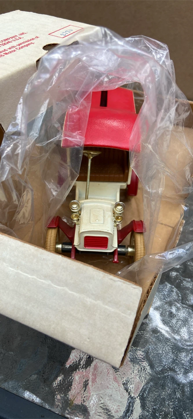 Vintage Lennox 1913 Ford Model T Die-Cast Bank - photo 2