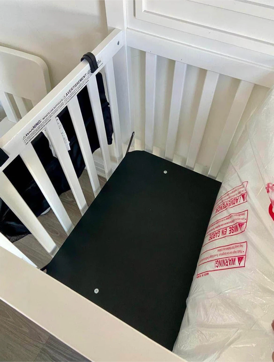 White Baby Crib - photo 2