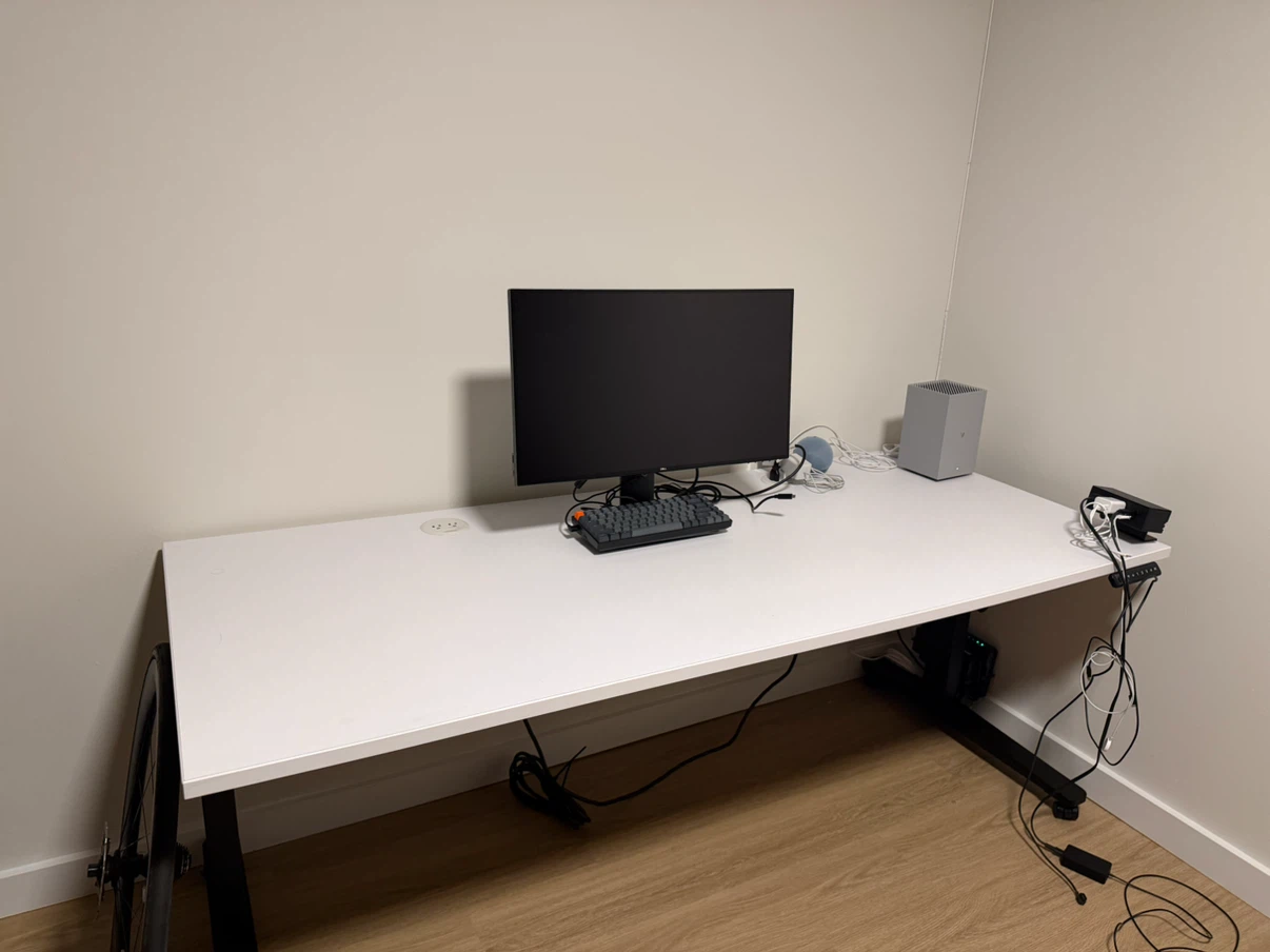 70” x 30” Laminate Desktop by UPLIFT Desk [only desktop] - photo 2