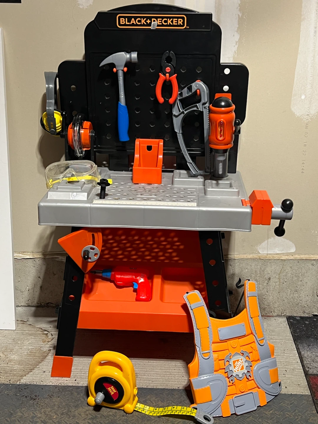 Black+Decker Kids Toy Workbench with Accessories