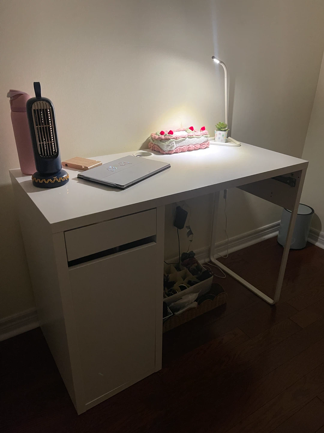 desk