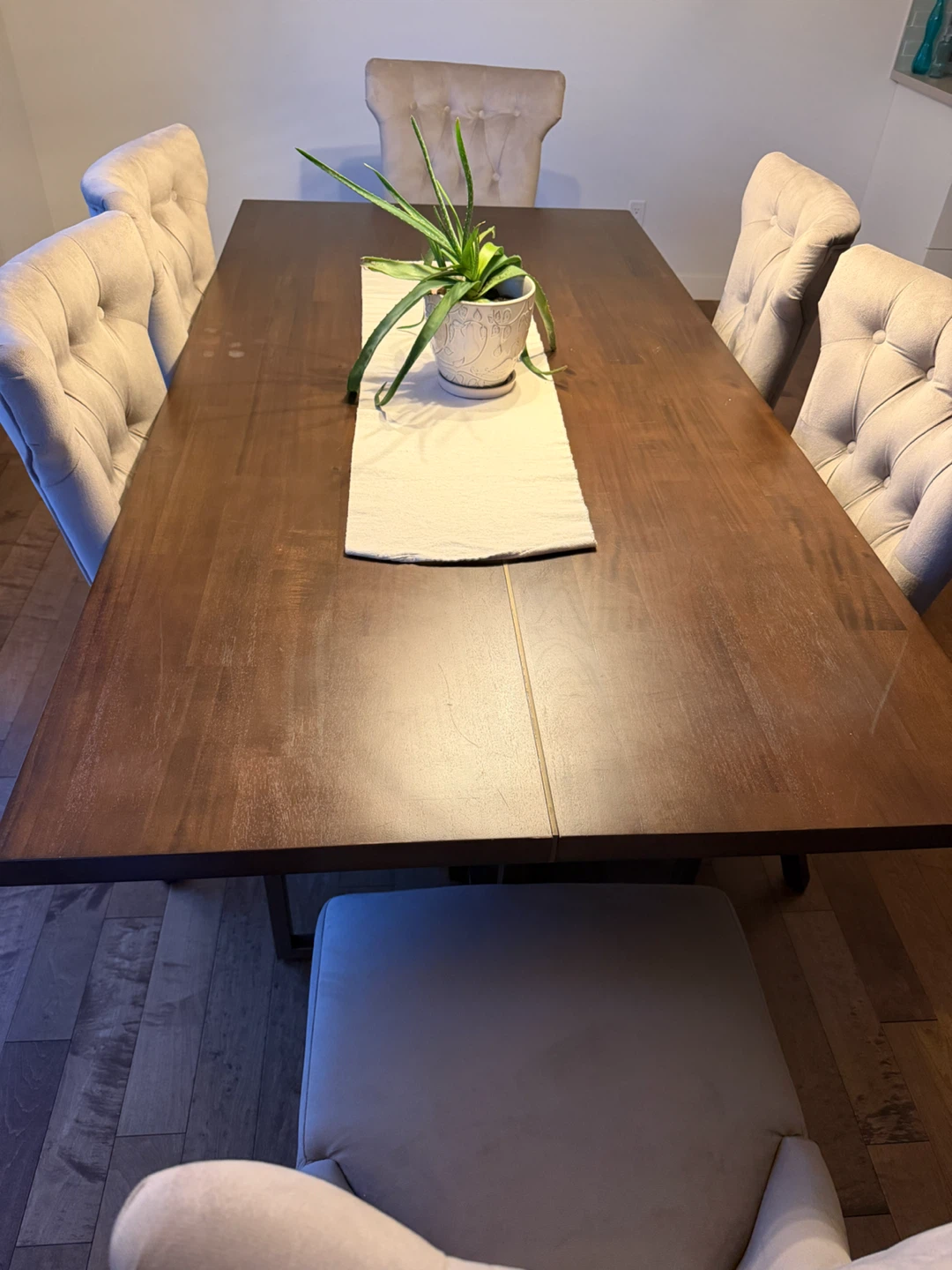 Dining table + 6 chairs