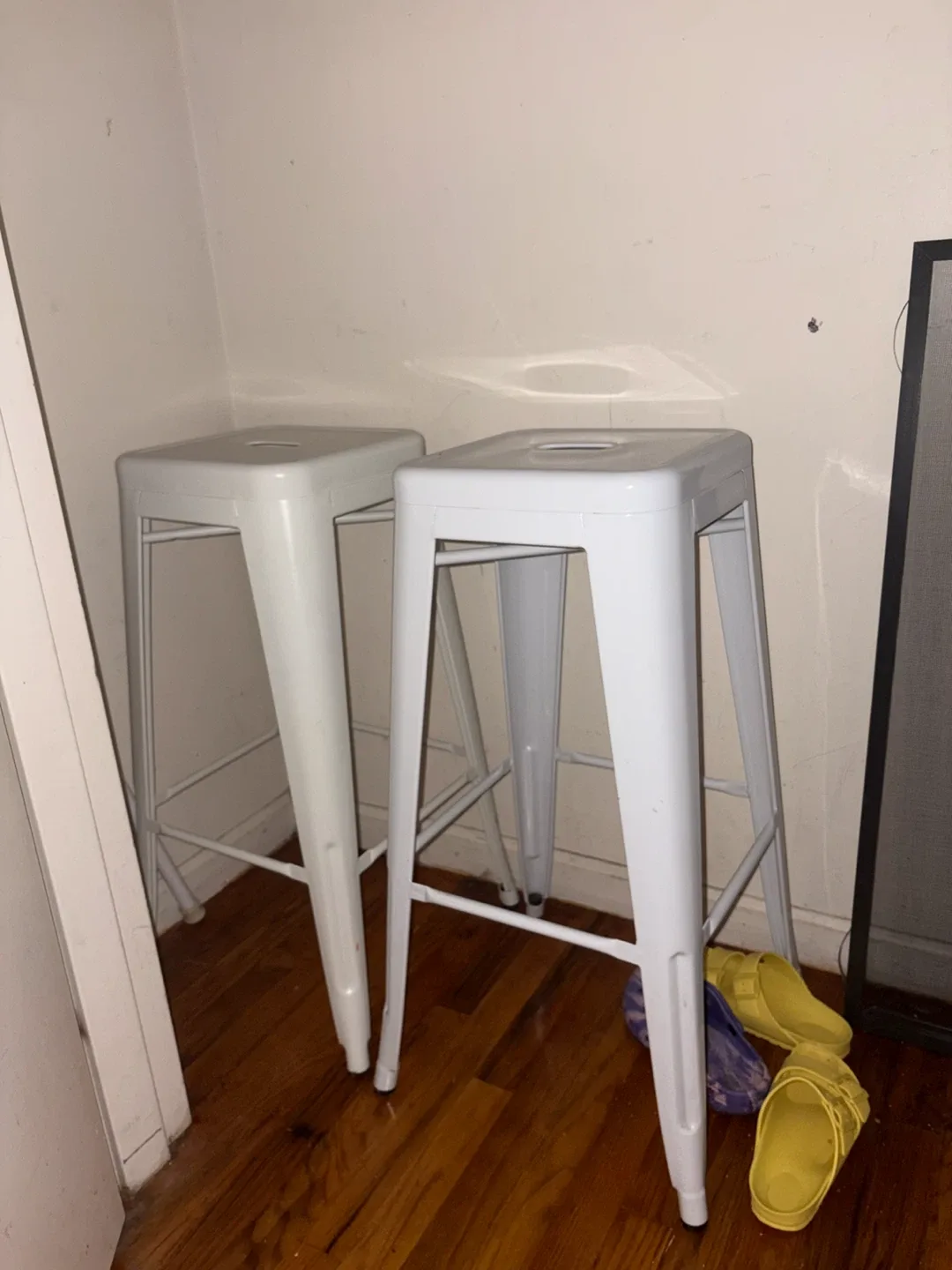 2 White Metal Counter Stools