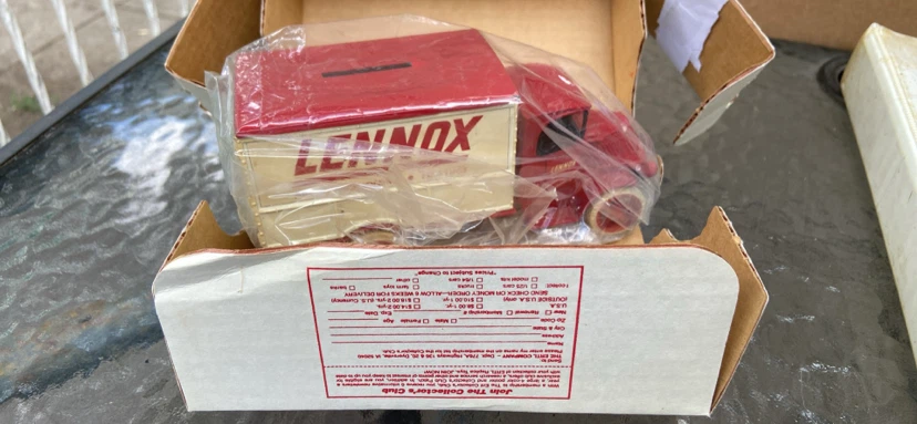 Lennox 1926 Mack Truck Bank 1/38 Scale - photo 3