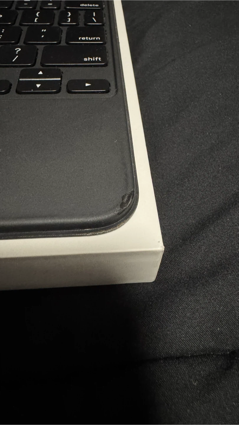 iPad Pro 11” 4th Gen Magic Keyboard - photo 2