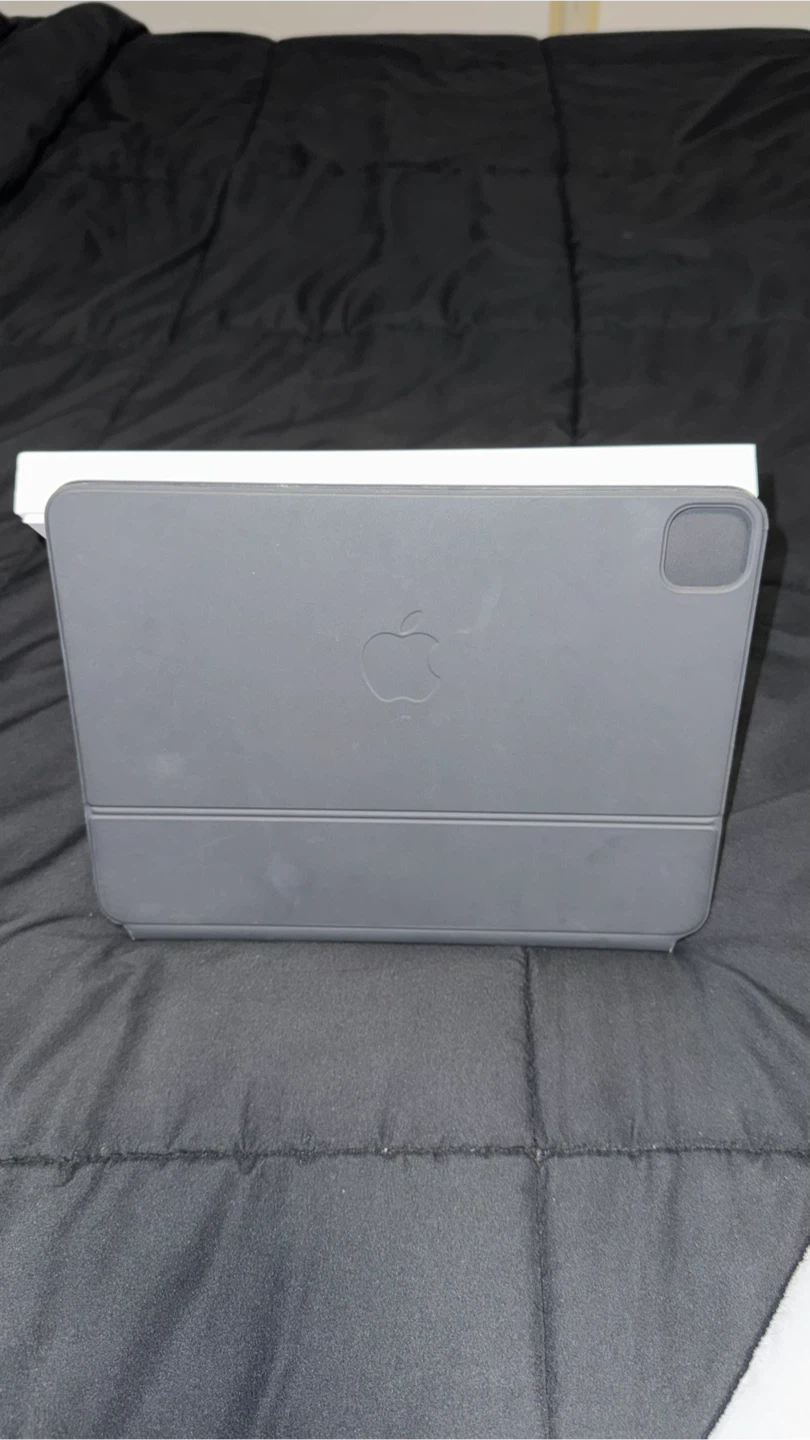 iPad Pro 11” 4th Gen Magic Keyboard - photo 3