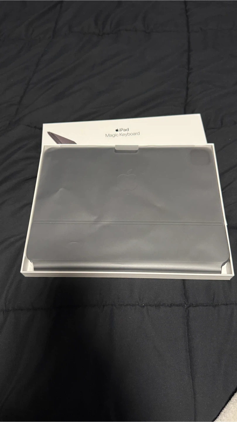iPad Pro 11” 4th Gen Magic Keyboard - photo 5