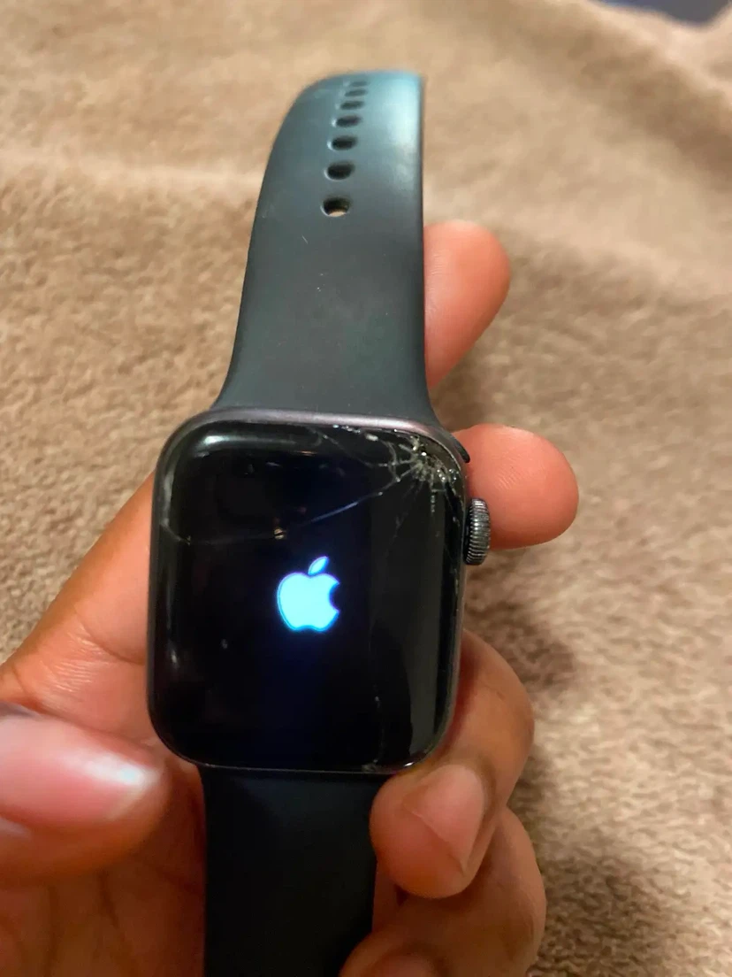 Apple Watch SE 40mm - photo 2