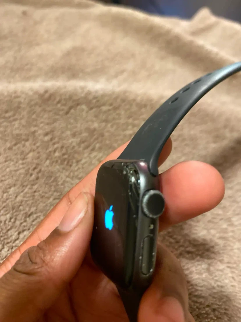 Apple Watch SE 40mm - photo 3
