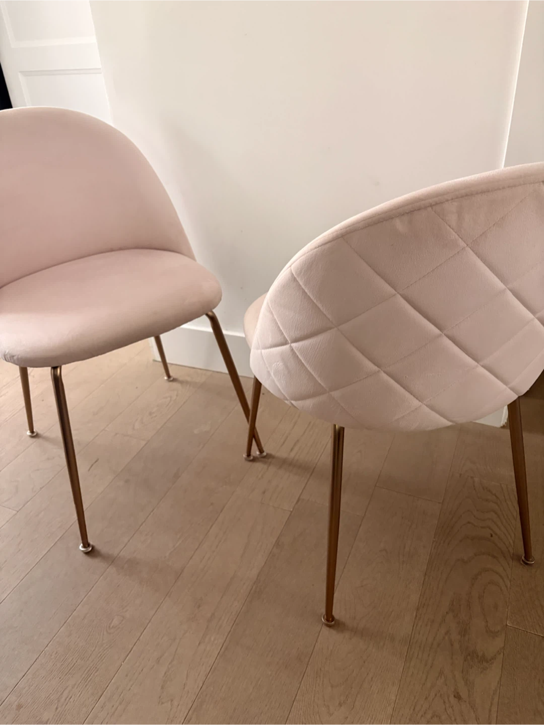 Set of 2 Pink Velvet Accent Chairs with Gold Legs