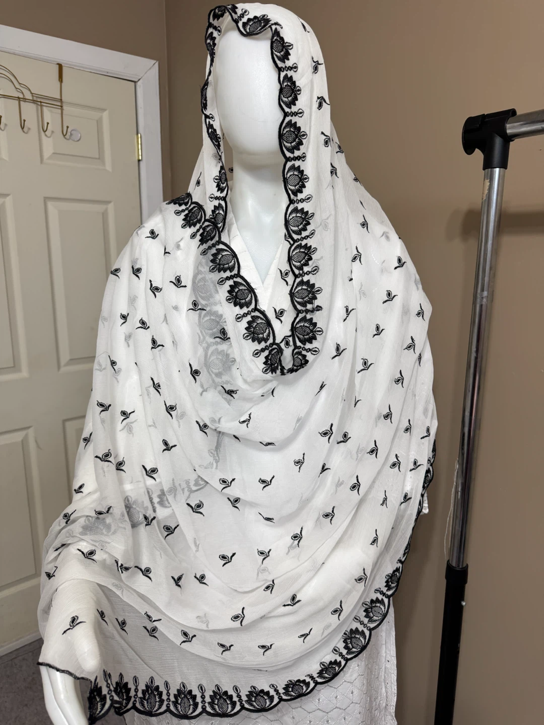 Pure chiffon embroidered duppata/scarve