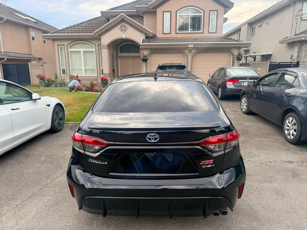 2025 Toyota Corolla AWD XSE Hybrid - photo 4