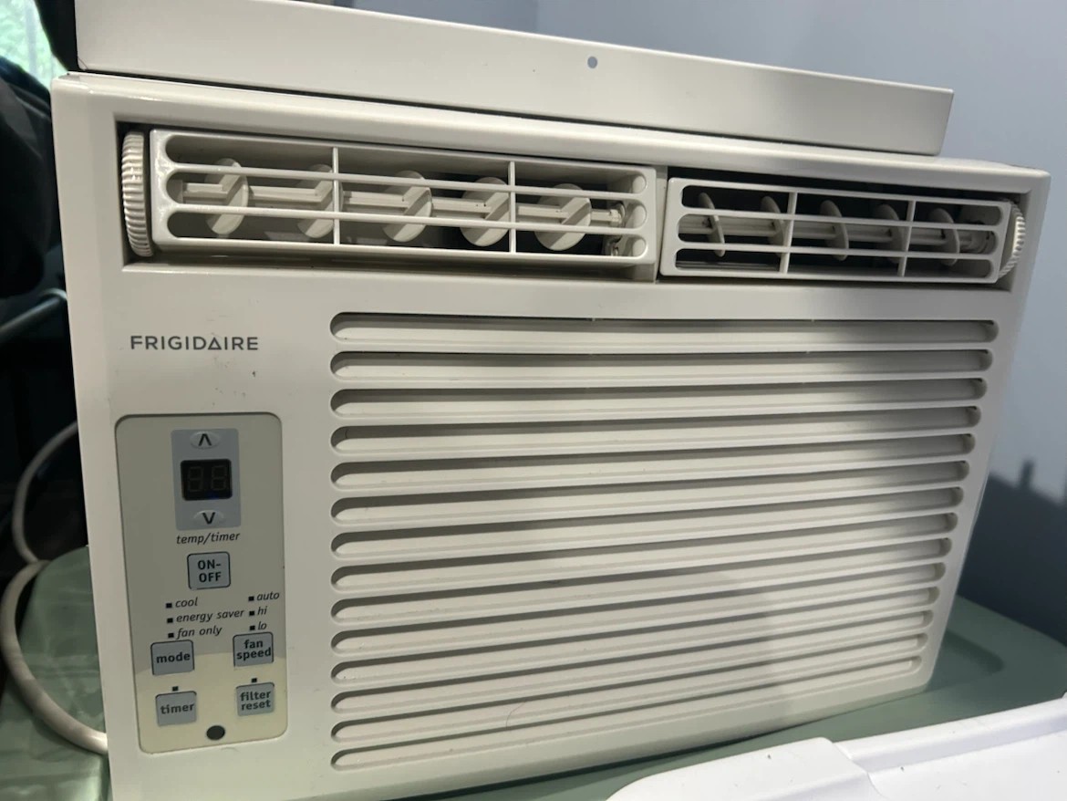 Window Air Conditioning Unit - photo 2