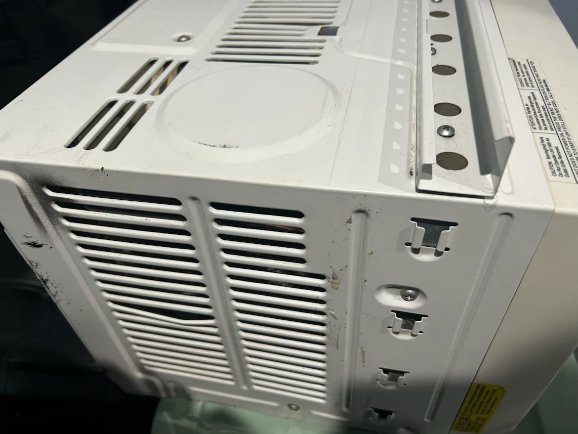 Window Air Conditioning Unit - photo 3