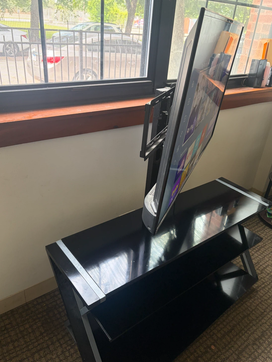 ONN Roku TV 50-inch - photo 2