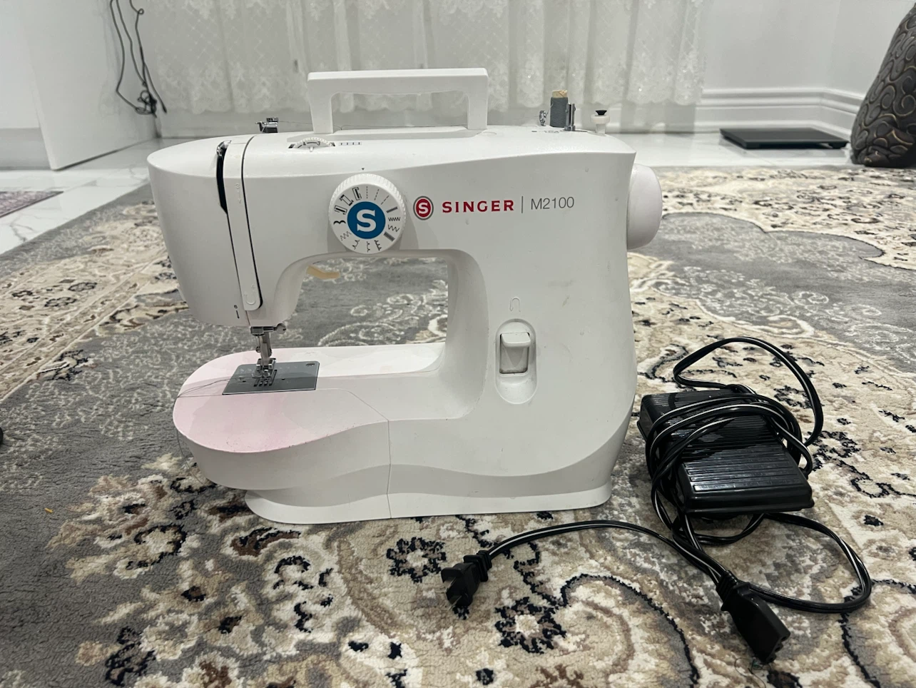 Singer M2100 Sewing Machine