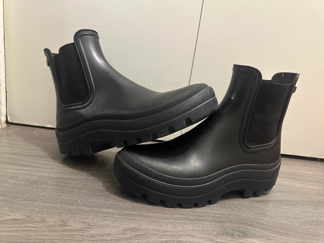 Black Chelsea Rain Boots size 39
