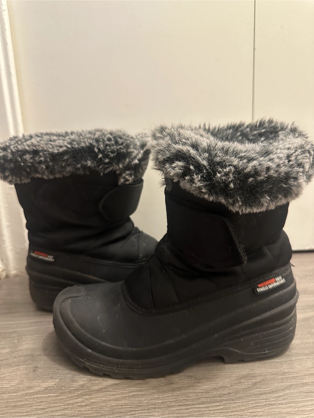 Ice Fields Winter Boots with Faux Fur Trim