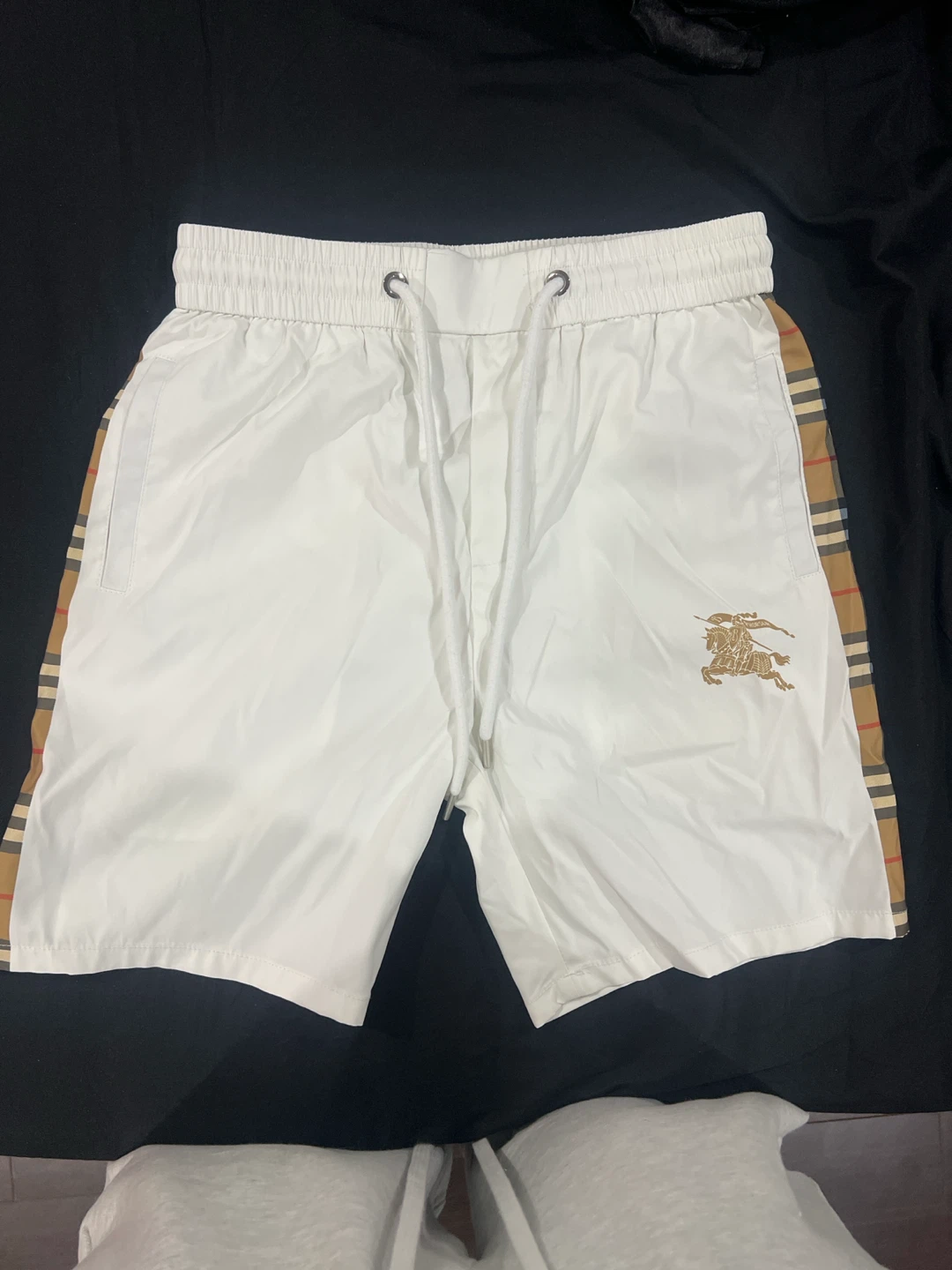 Burberry White Shorts Size M