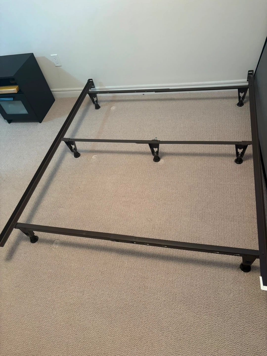 Knickerbocker Queen Metal Bed Frame