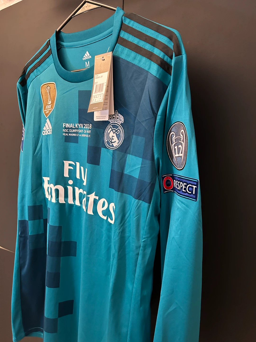 Real Madrid 2018 Ronaldo Long Sleeve Jersey Size M - photo 2