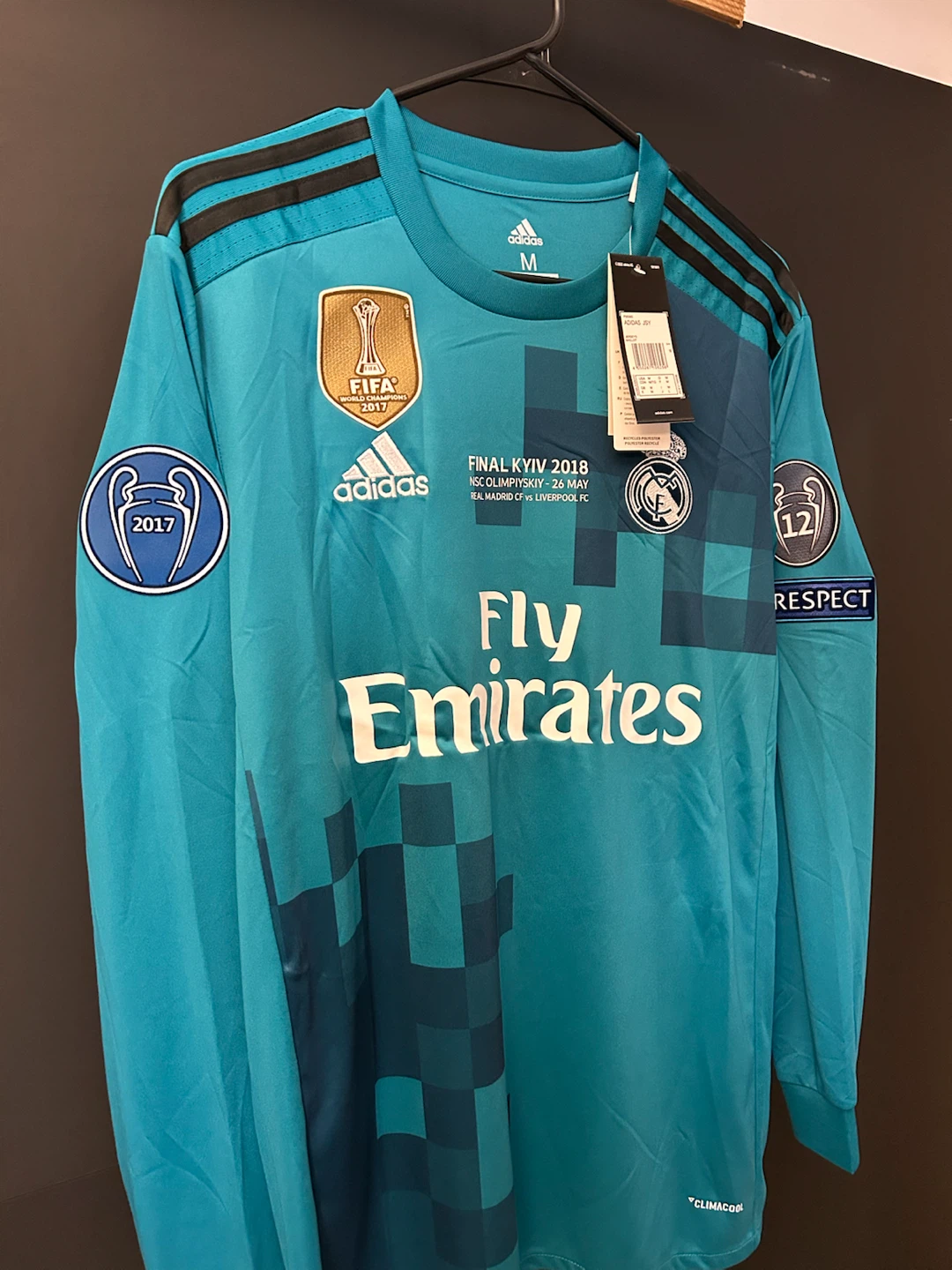 Real Madrid 2018 Ronaldo Long Sleeve Jersey Size M - photo 3