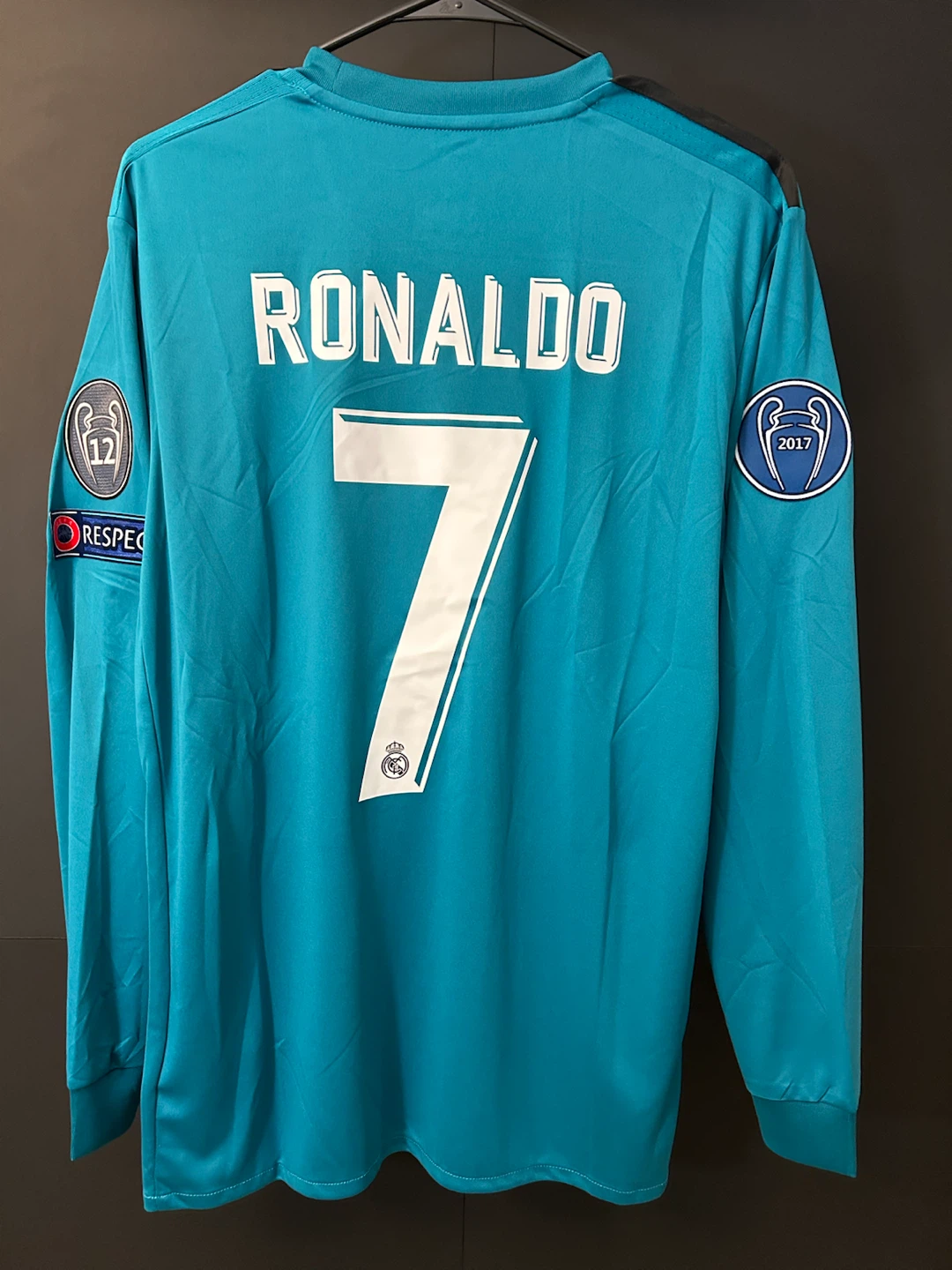 Real Madrid 2018 Ronaldo Long Sleeve Jersey Size M - photo 5