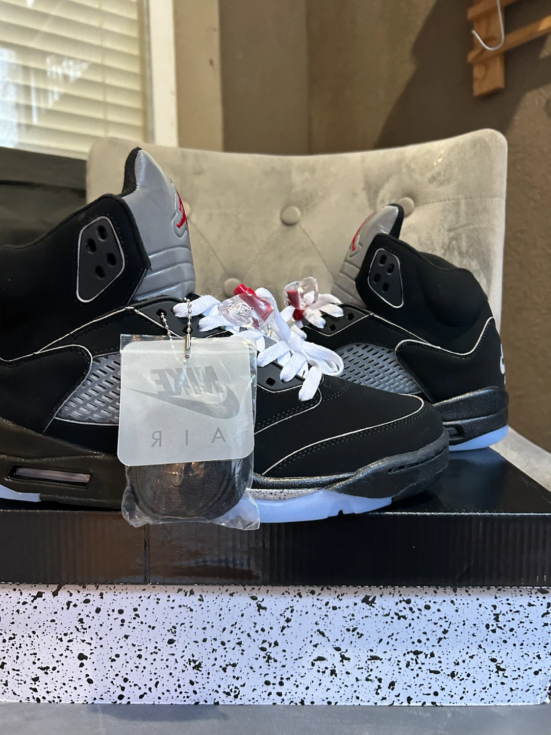 Air Jordan 5 Black Grey - photo 2