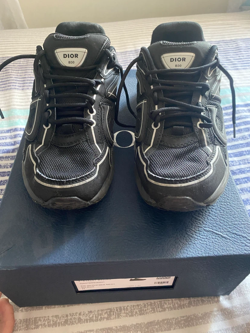 Di0r b30 triple black