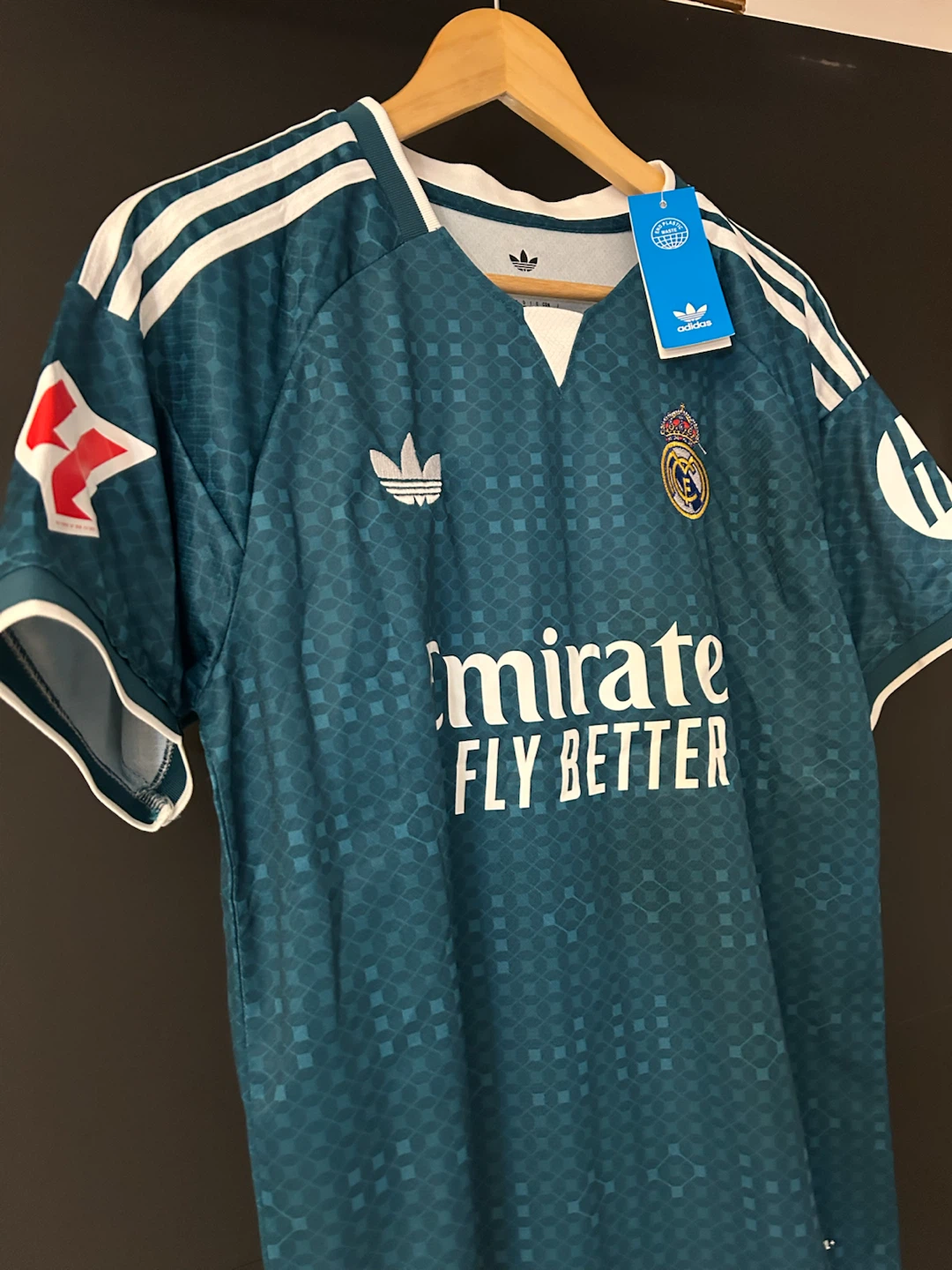 2027 Real Madrid Football Jersey Kylian Mbappé 10 - photo 3