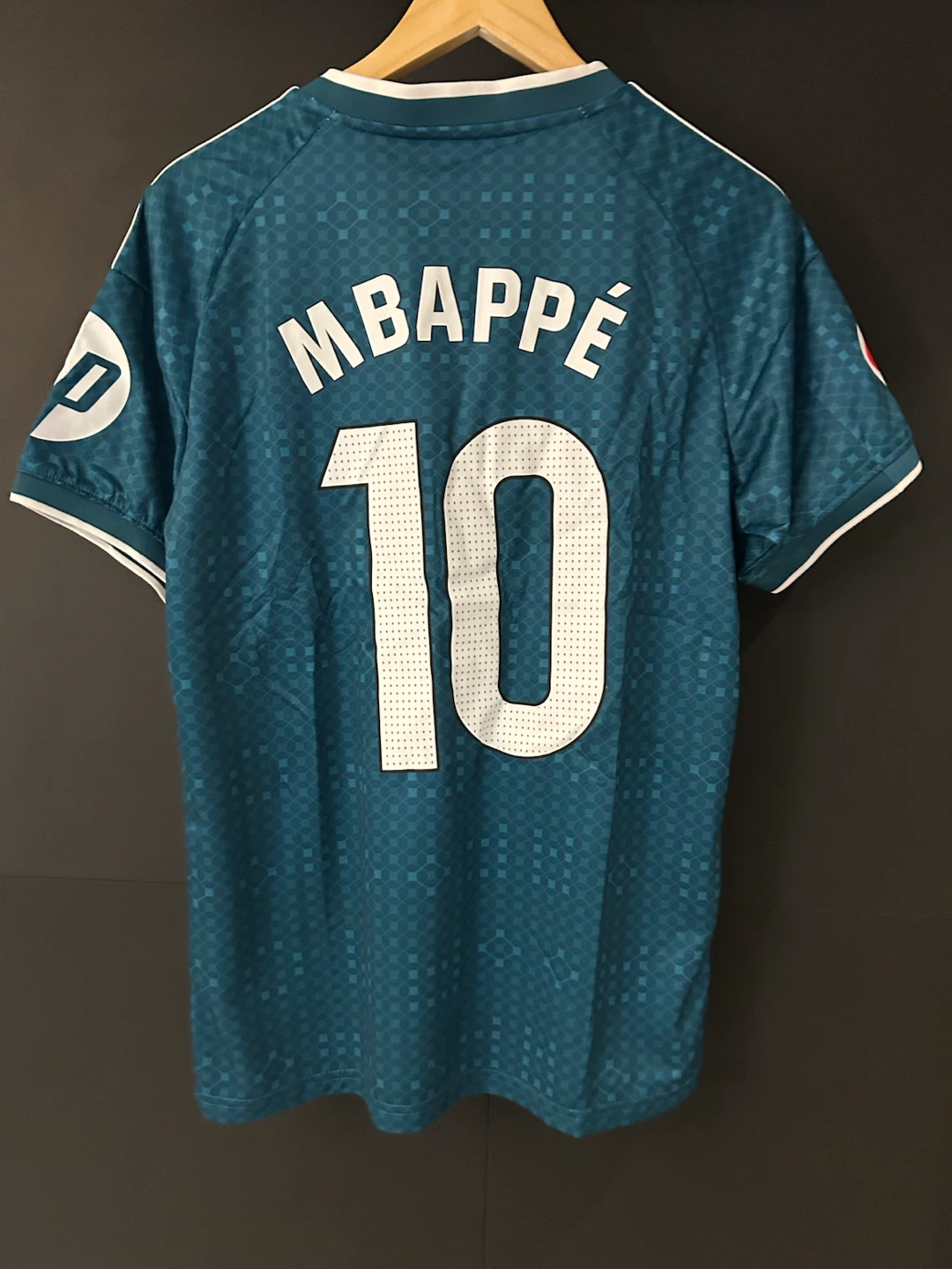 2027 Real Madrid Football Jersey Kylian Mbappé 10 - photo 5