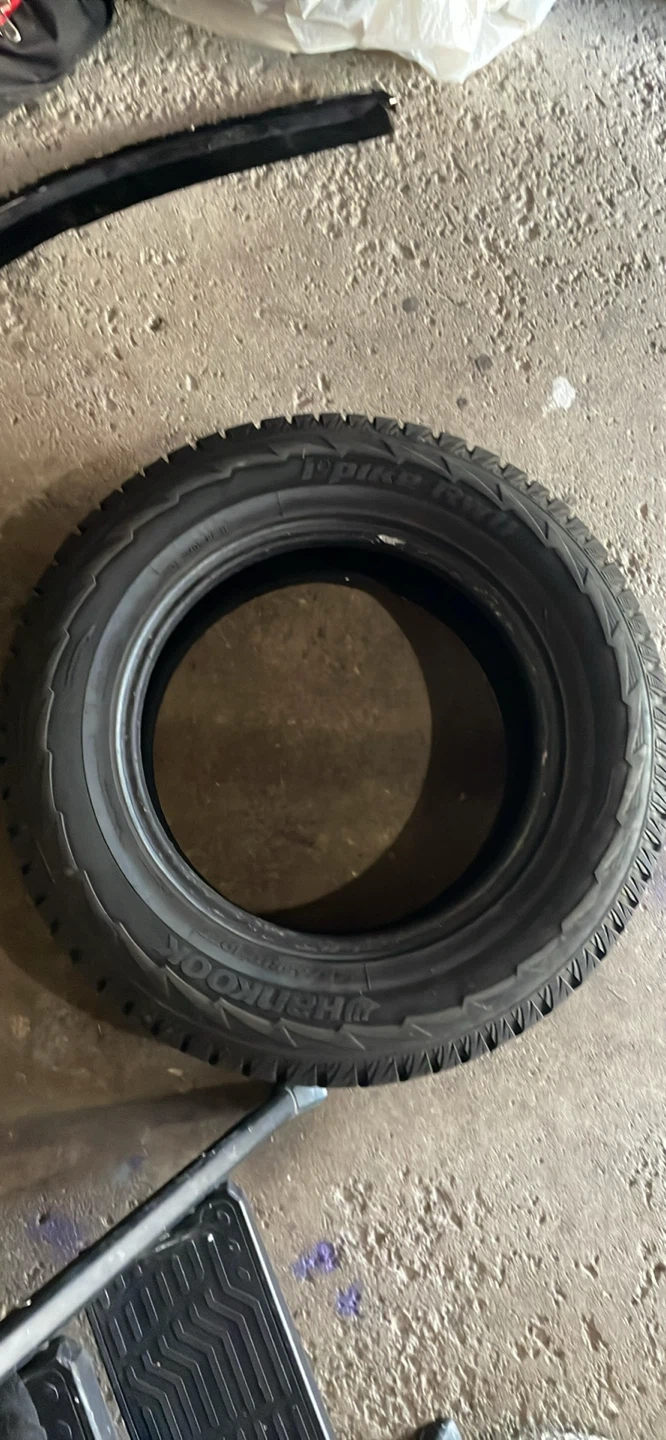 Hankook 245/65R17 all season tire - photo 2