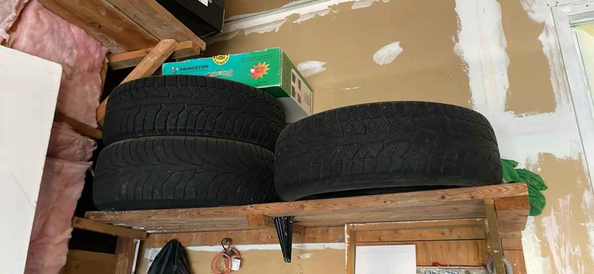 Hankook 245/65R17 all season tire - photo 3