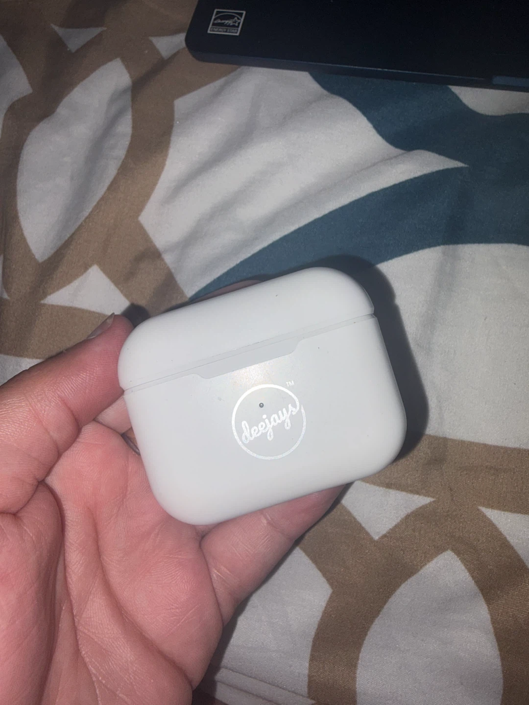Deejays White Wireless Earbuds with Charging Case - photo 2