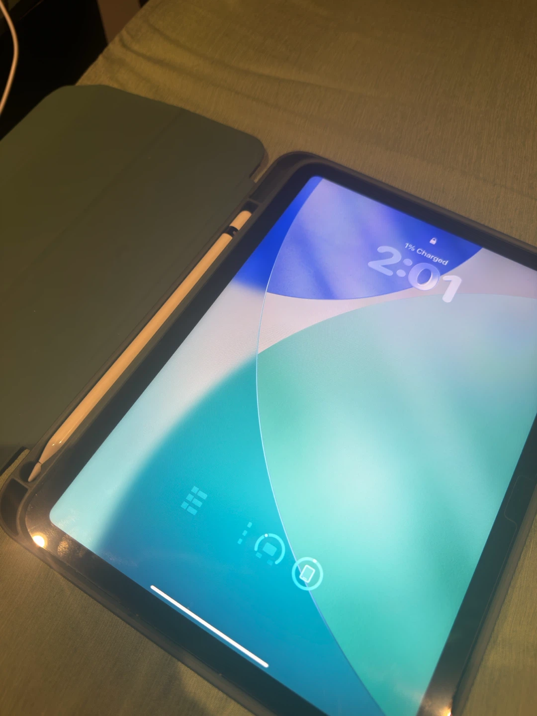 Apple iPad 10th Generation and Apple Pencil - photo 2
