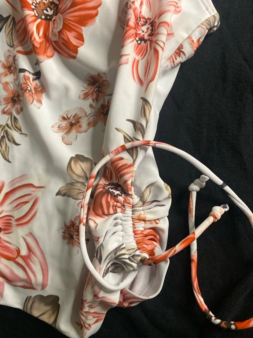 Floral w/pads, runched halter-neck swim top - photo 2