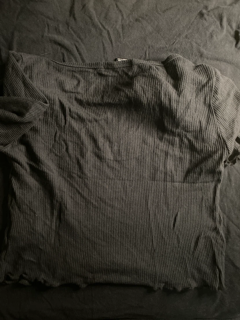 Forever 21 Lettuce-hem black longsleeve - photo 2