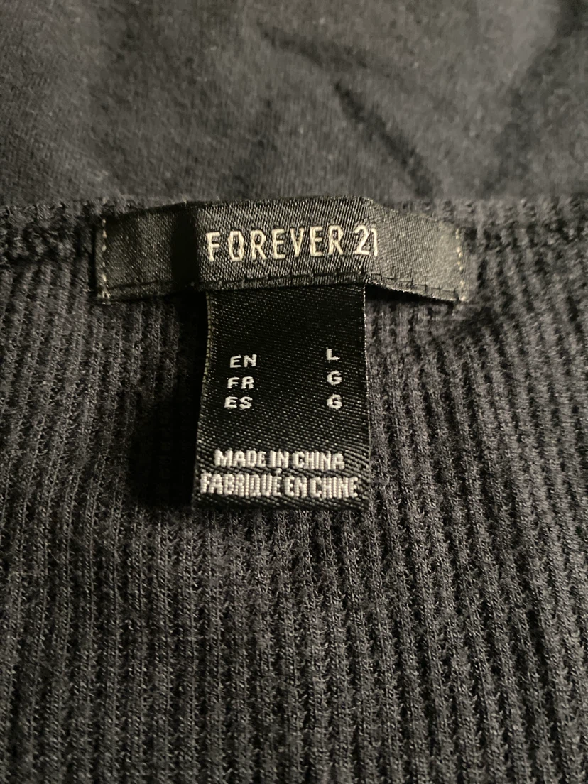 Forever 21 Lettuce-hem black longsleeve - photo 4