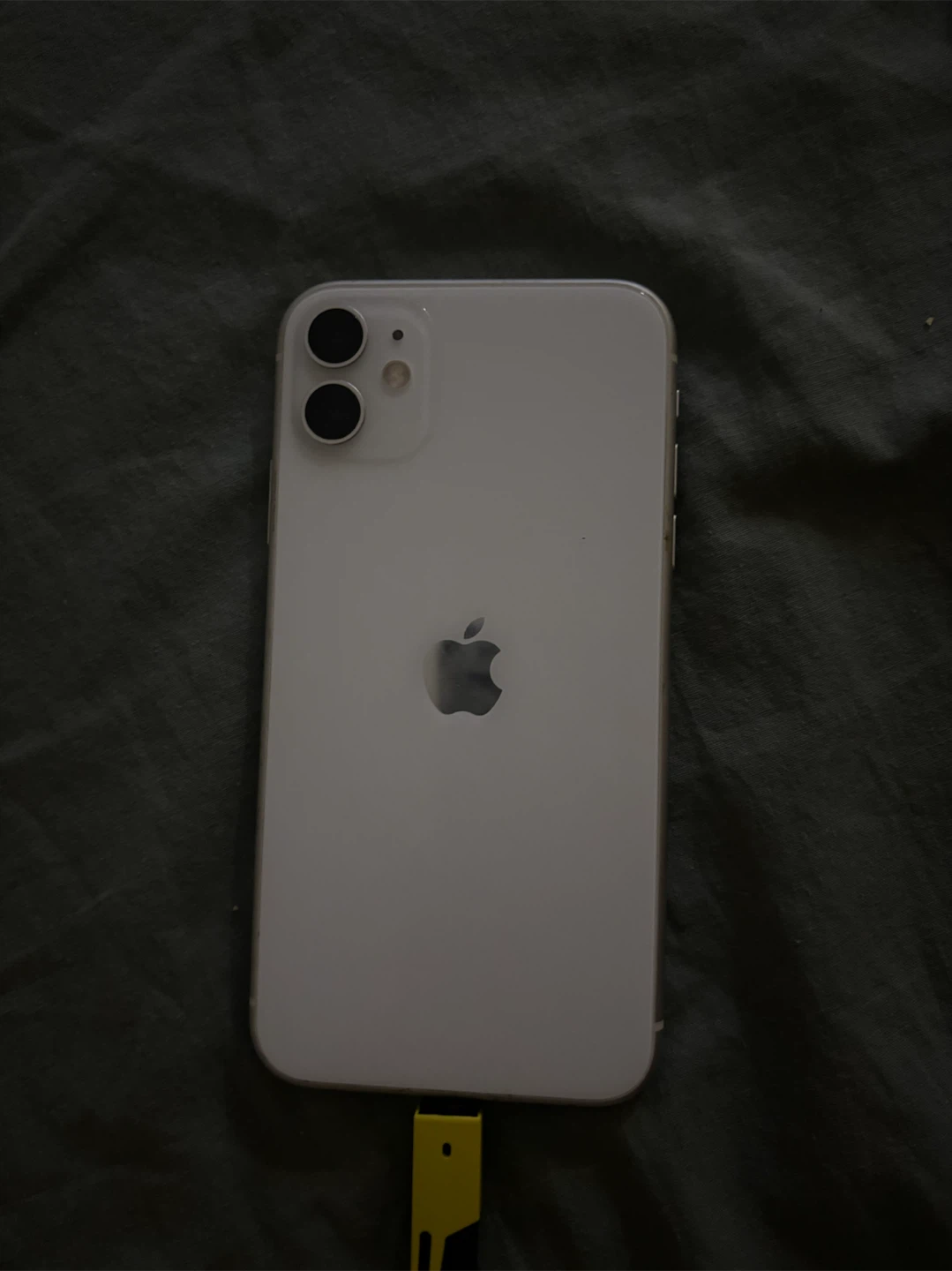 Apple iPhone 11 - 64 GB
