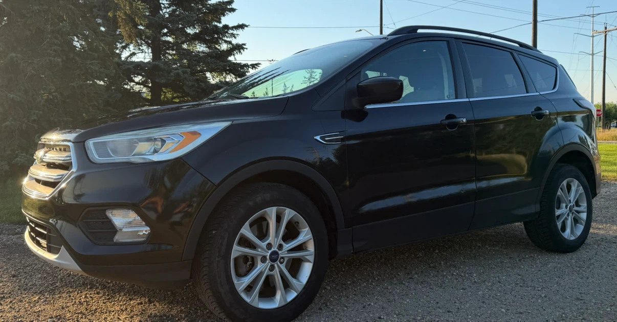 2017 ford escape se 4x4 215573 km 6,500Black Ford Escape SUV - photo 2