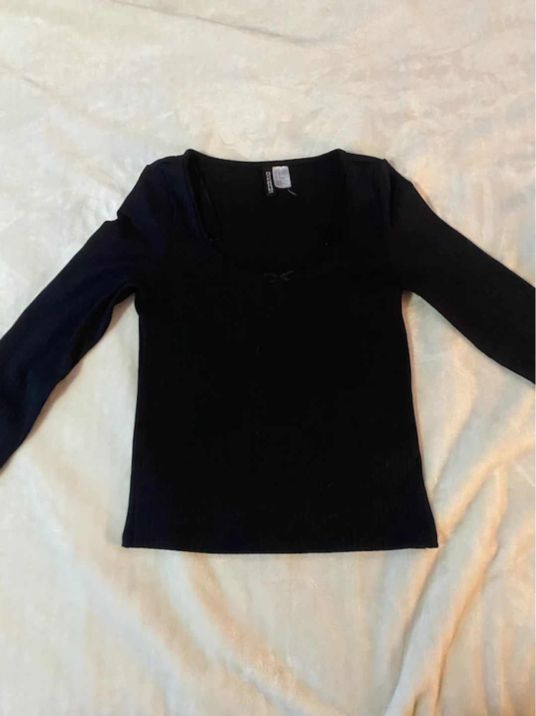 H&M Divided Black Long Sleeve Top