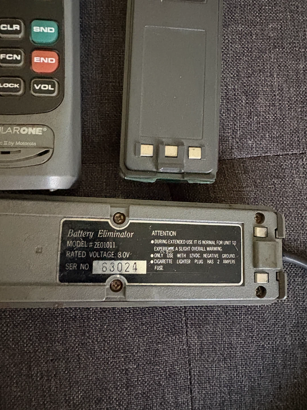 Motorola CellularOne Ultra Classic II Cell Phone with Battery - photo 5