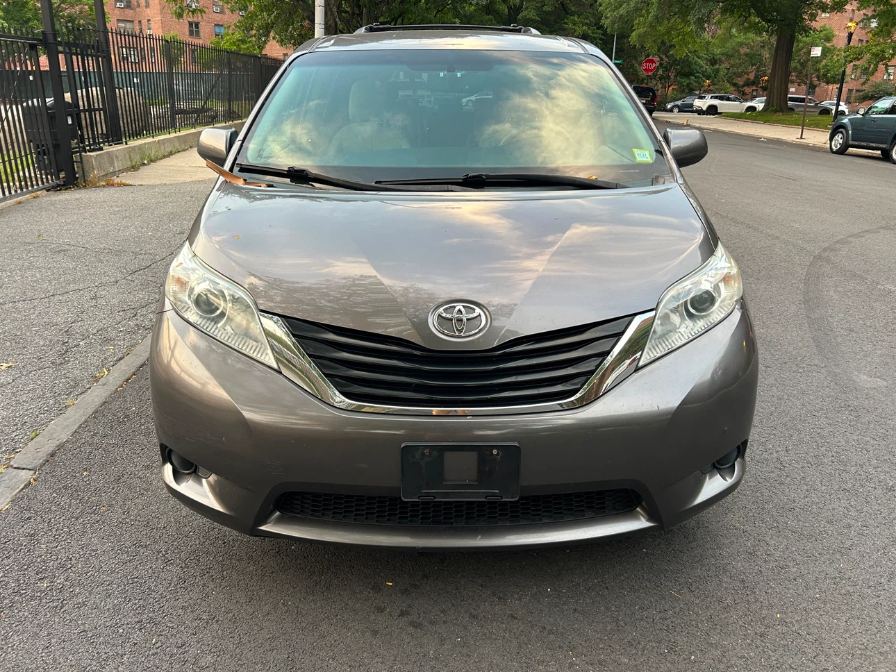 2011 Toyota Sienna LE AWD Minivan